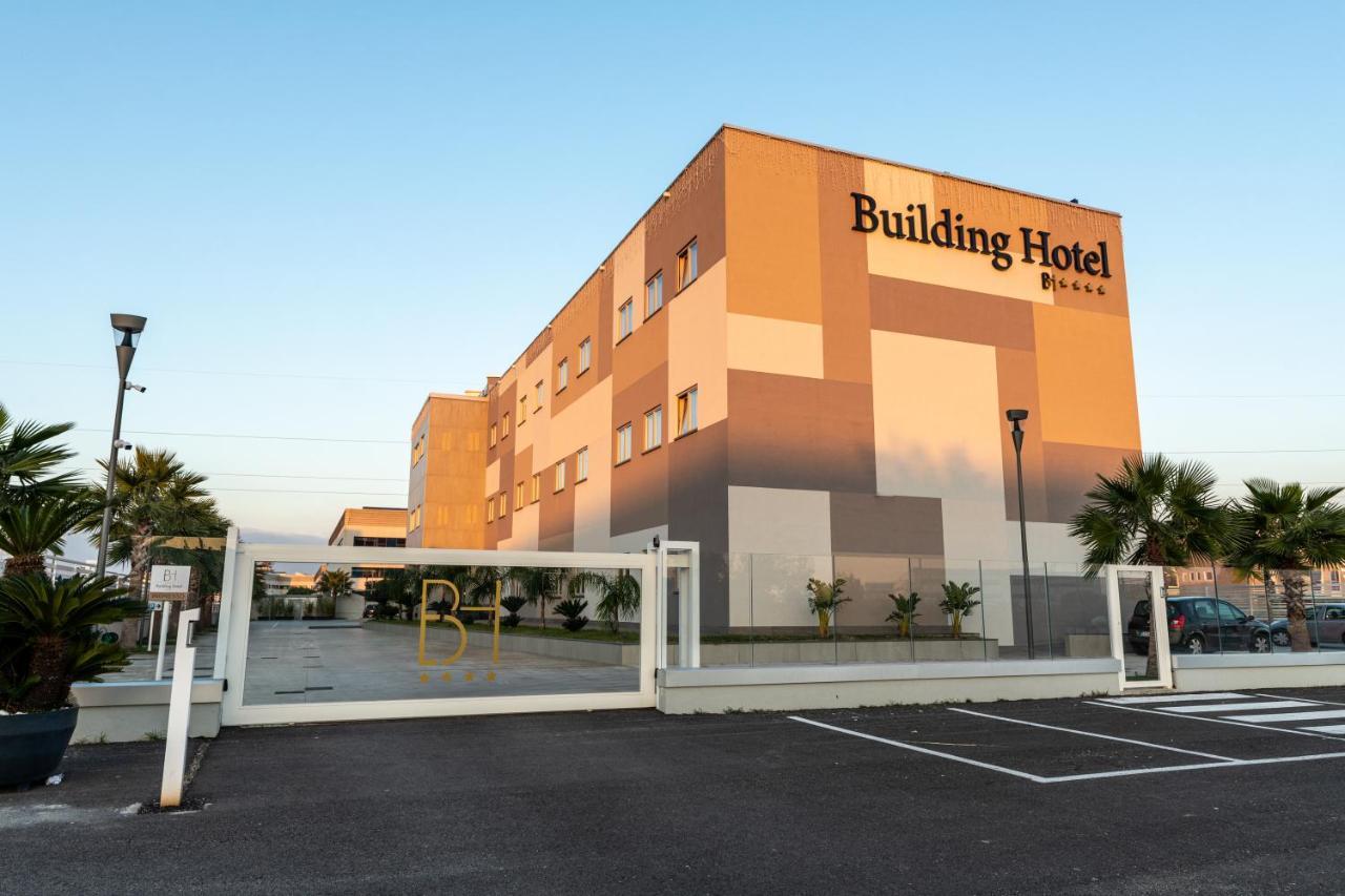 Building Hotel Teverola Exteriér fotografie